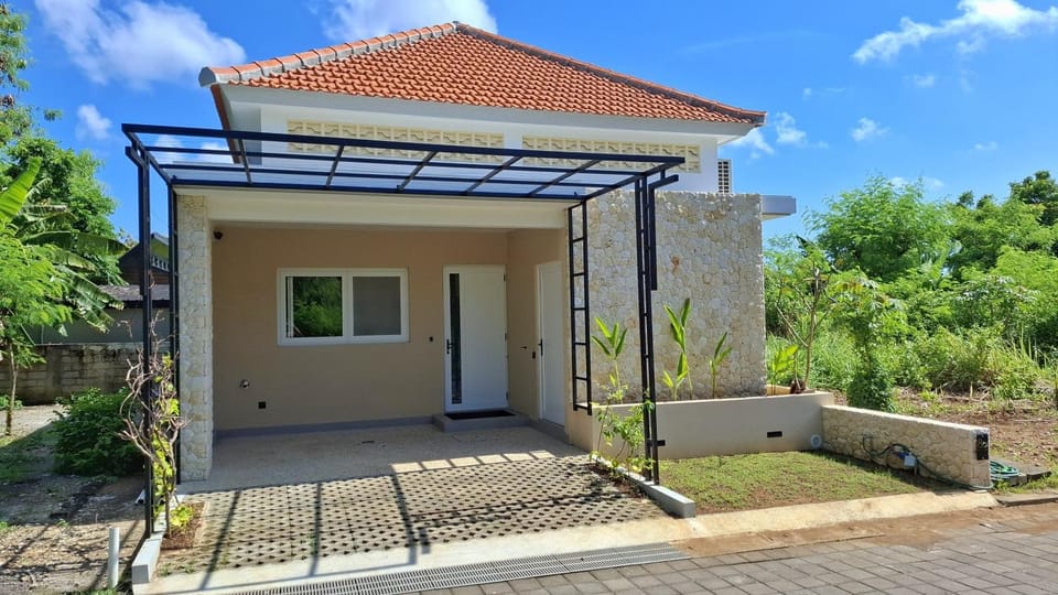 Property building, Patio, Day, Garden view