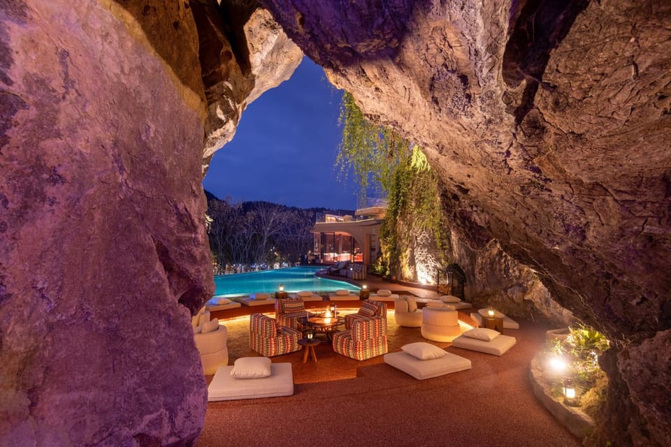 Lounge or bar