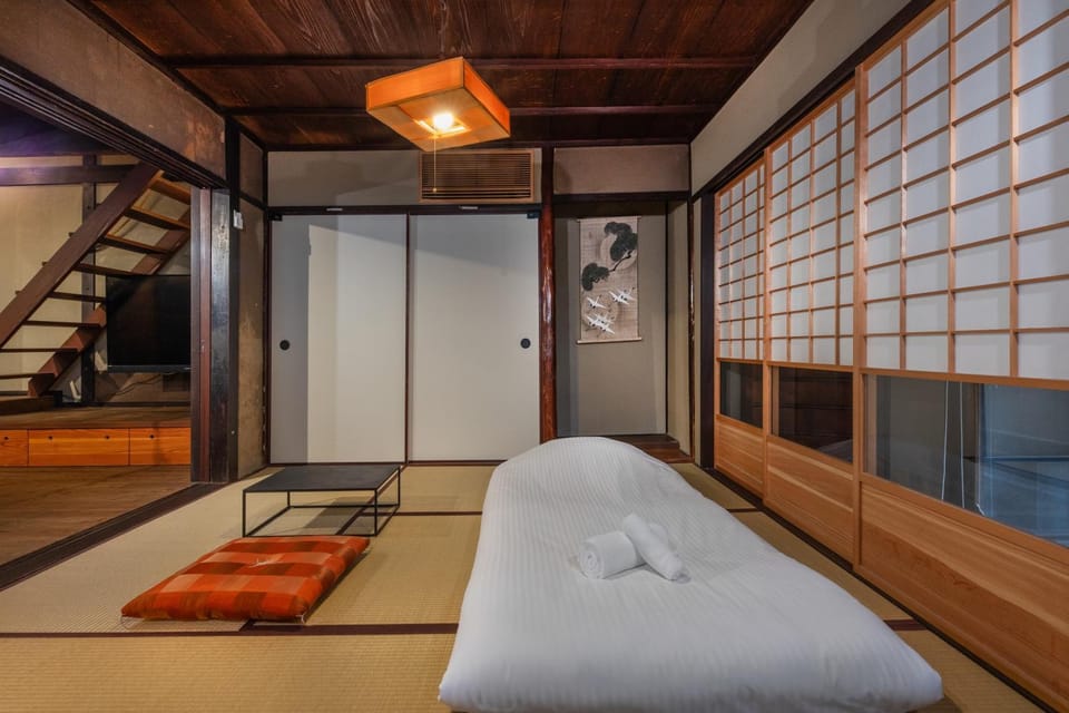Bed, Living room