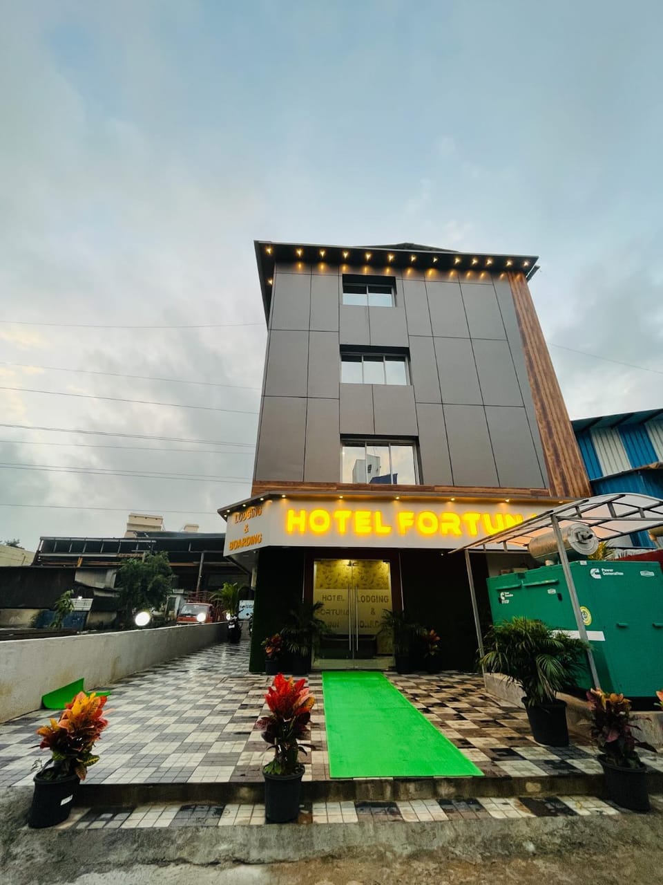 Fortuna Inn Manage By SN HOSPITALITY Hotel in Maharashtra