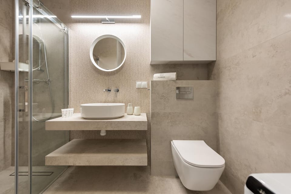 Shower, Toilet, Bathroom, bidet, towels