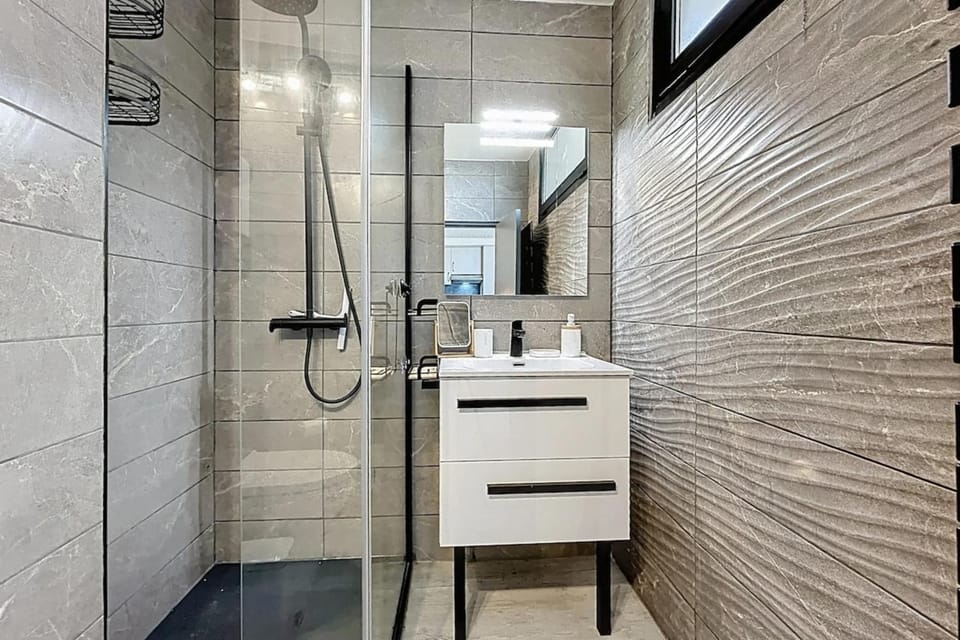 Shower, Bathroom