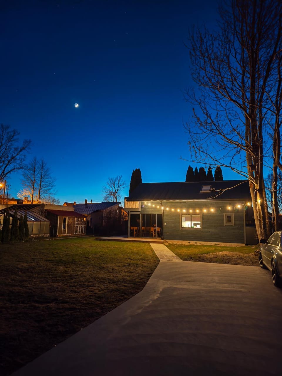Property building, Night