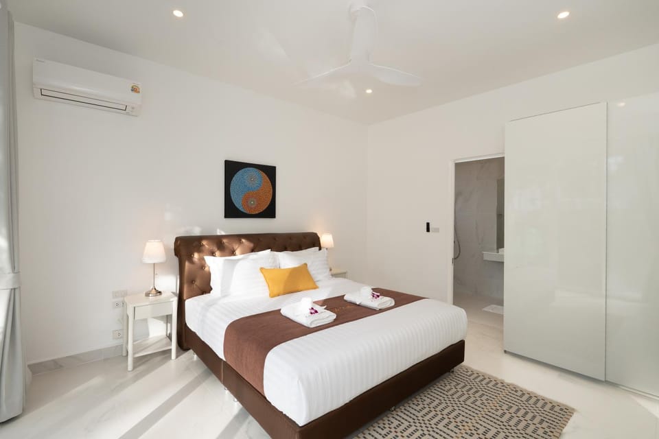 Bed, Bedroom, wardrobe, air conditioner