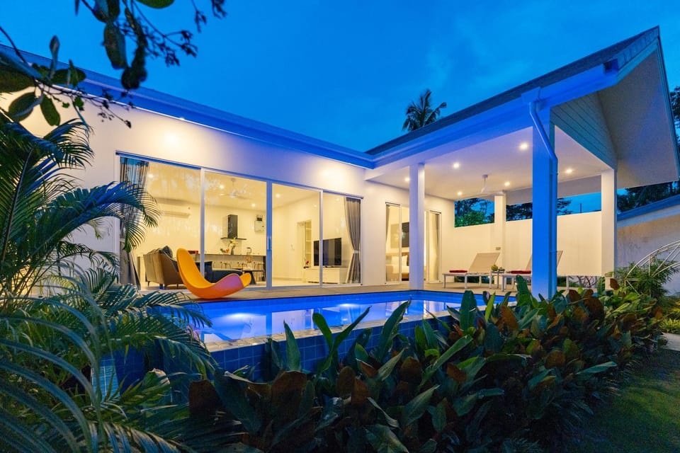 Night, Garden view, Pool view, Swimming pool