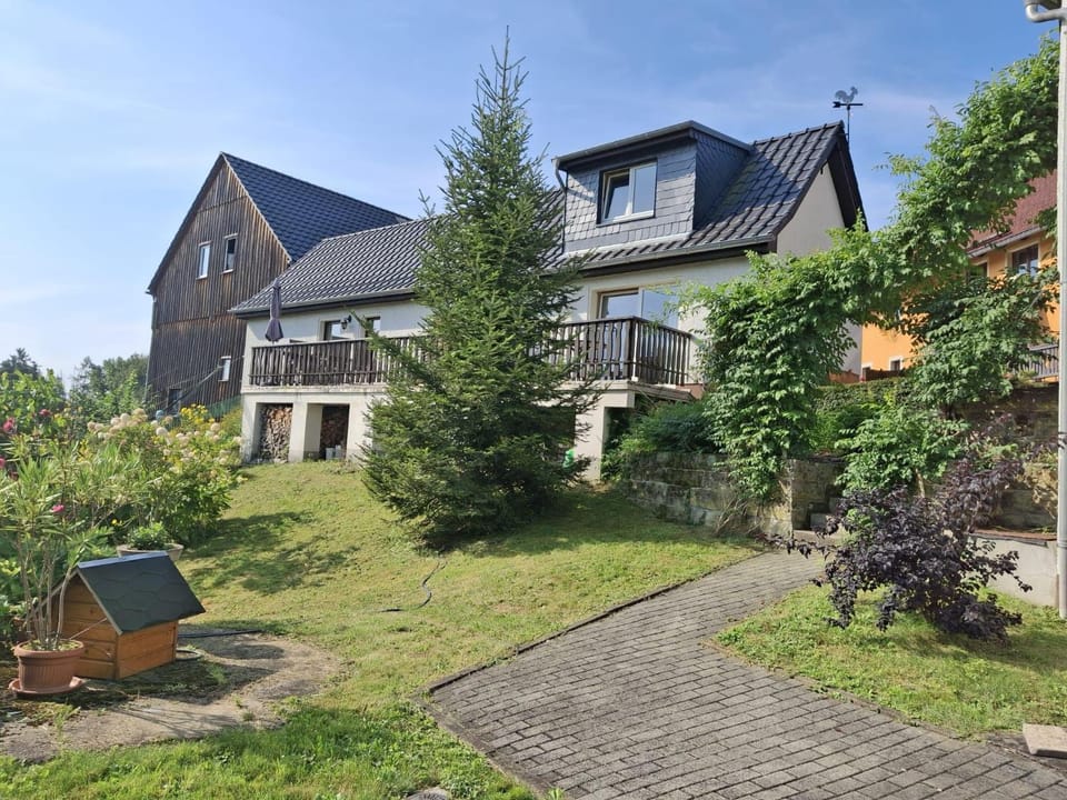 Property building, Garden, Garden view