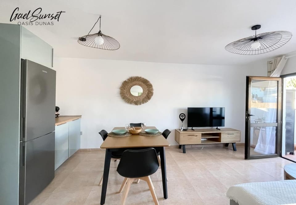 Communal lounge/ TV room, TV and multimedia, Kitchen or kitchenette, Dining area