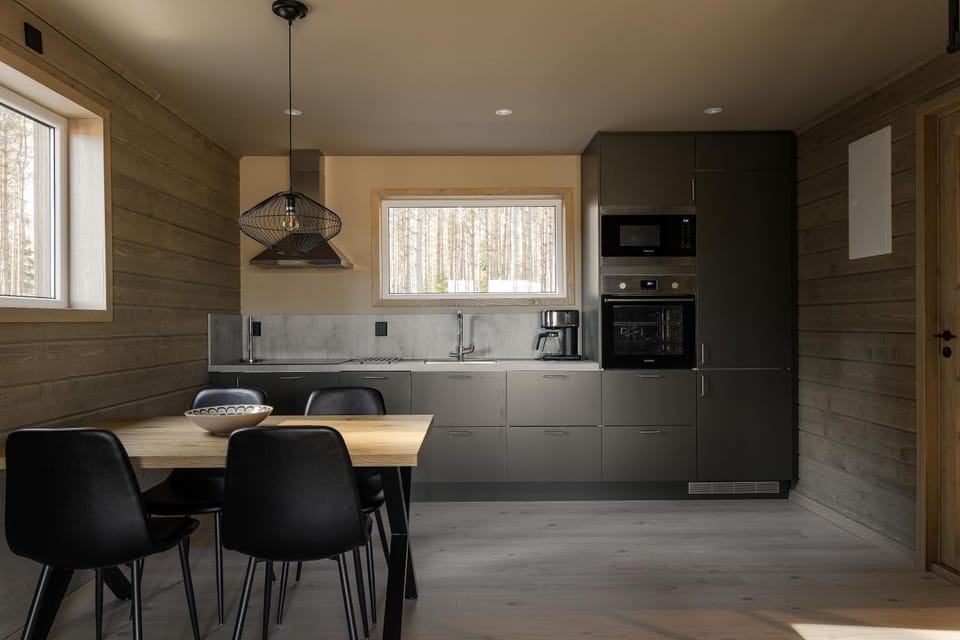 Kitchen or kitchenette, Dining area, dishwasher, oven, stove