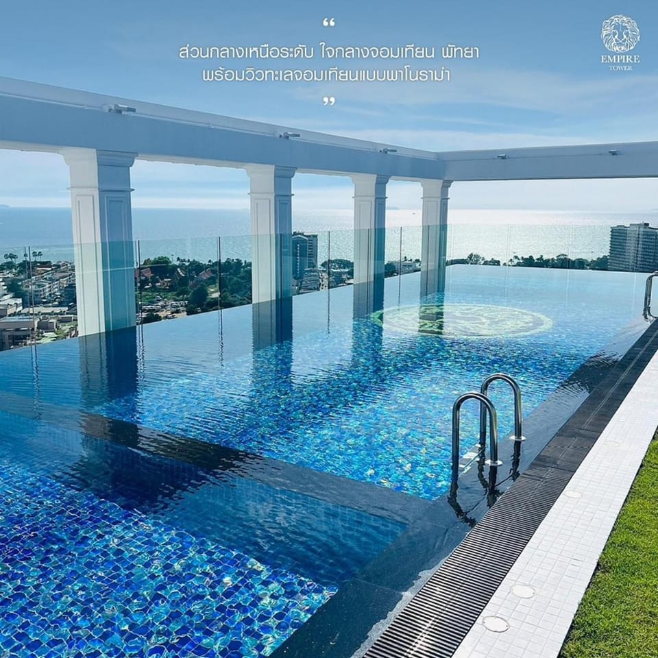 2 Bed Room Seaview Luxury Room Apartment in Pattaya City