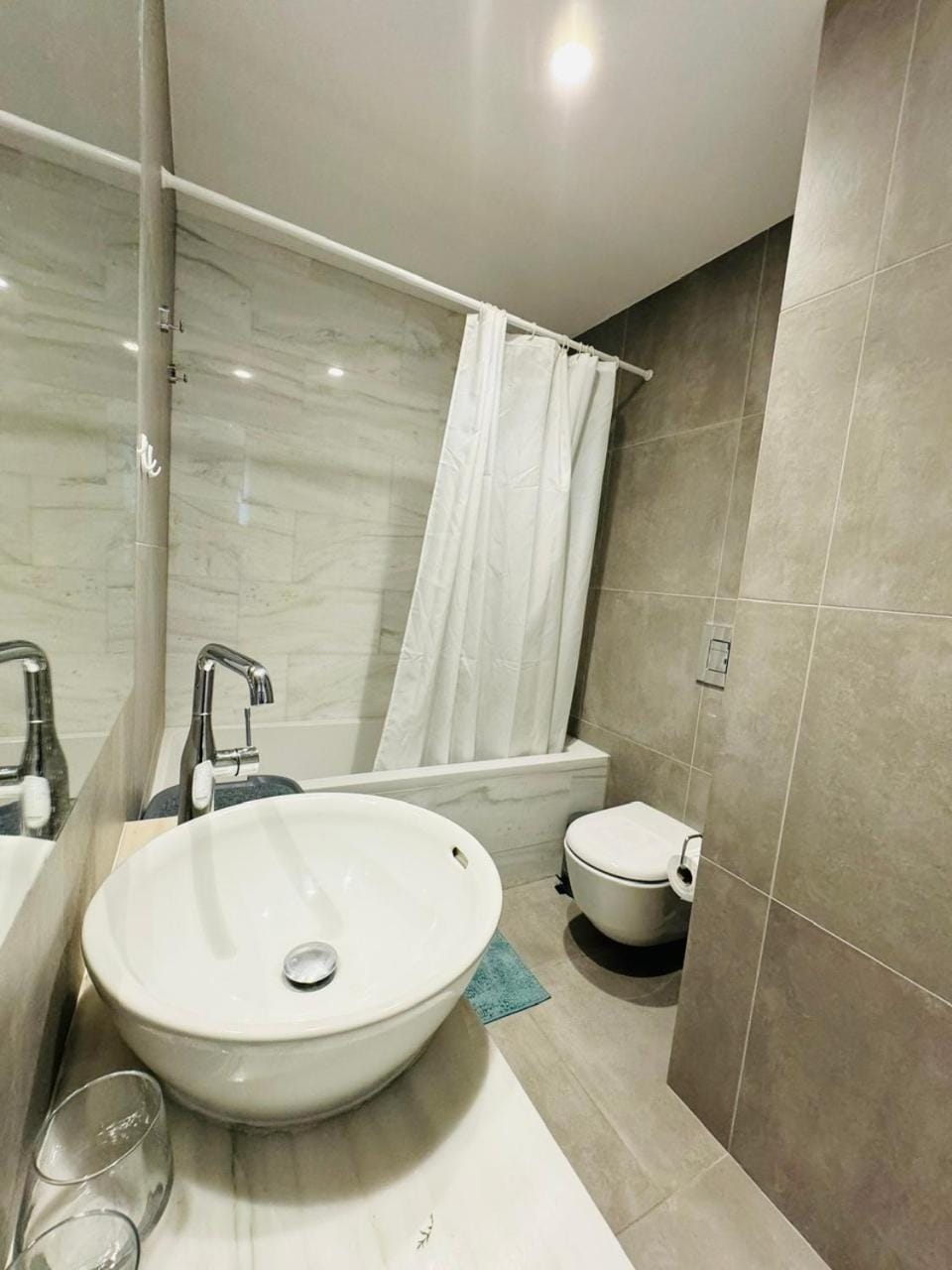 Elysia Park 7- 2 Modern Bedrooms Apartment , Pool, Gym, City Center Apartment in Yeroskipou
