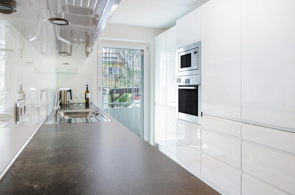 Kitchen or kitchenette, Living room