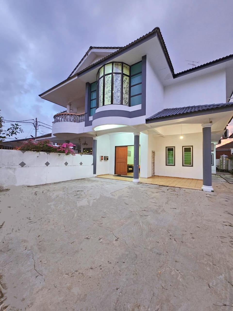 Property building, Day