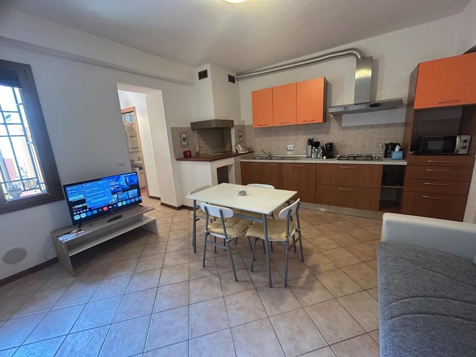 Living Apartment-Centro Storico-Autodromo Apartment in Imola