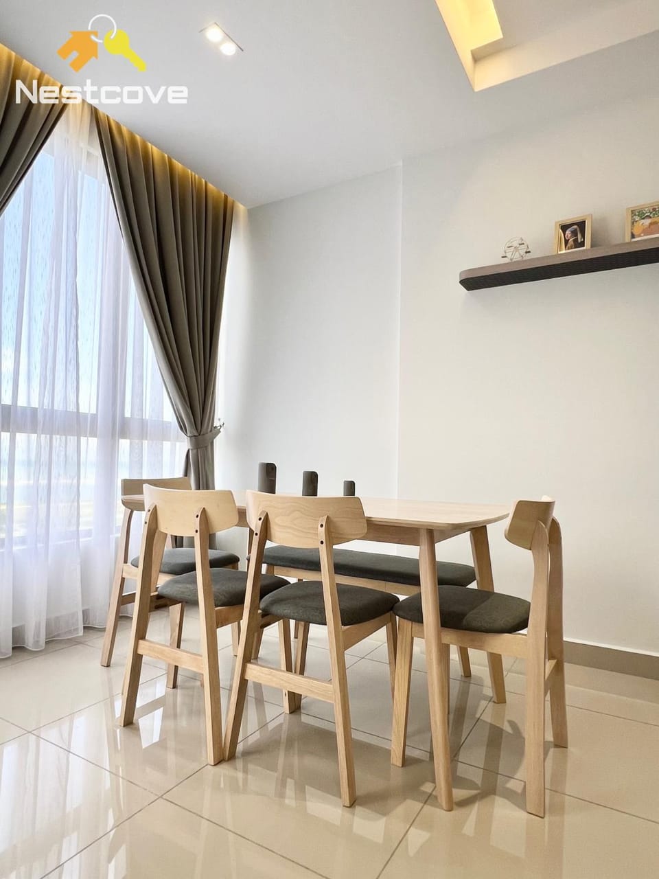 Living room, Seating area, Dining area