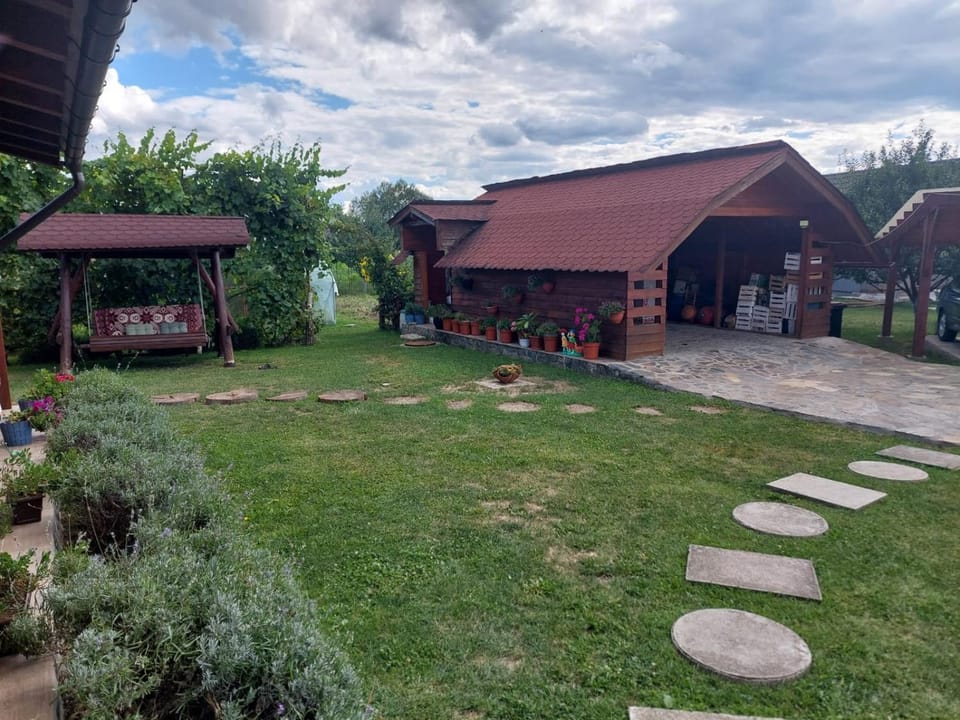 Casa Tomescu Country House in Romania