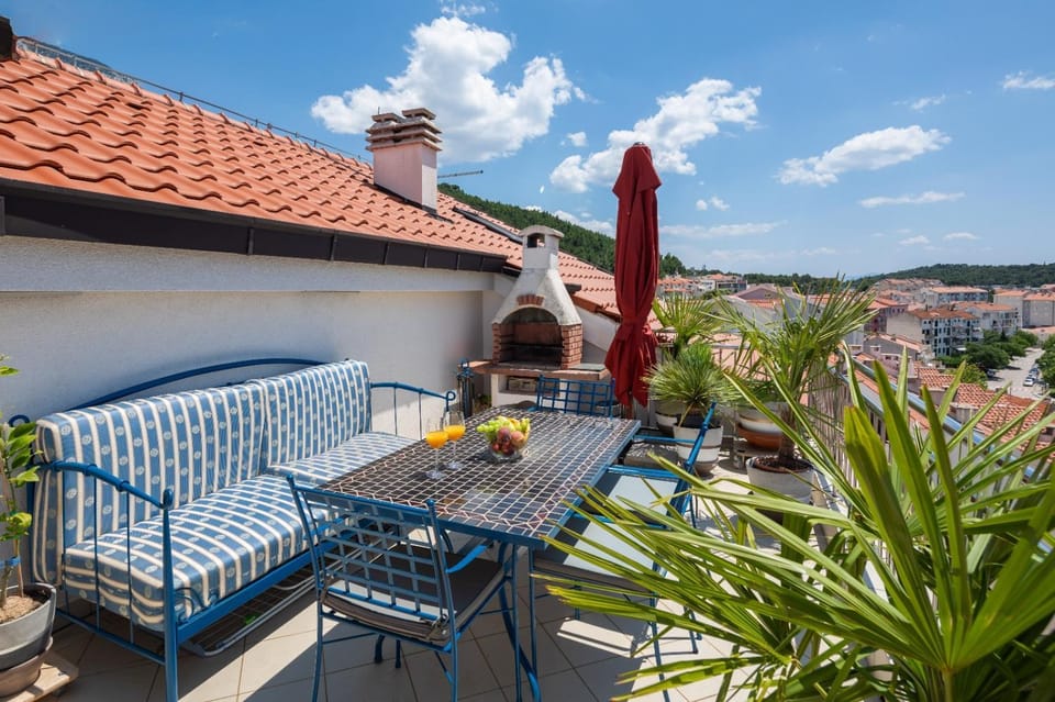 Day, Natural landscape, View (from property/room), Balcony/Terrace, Dining area