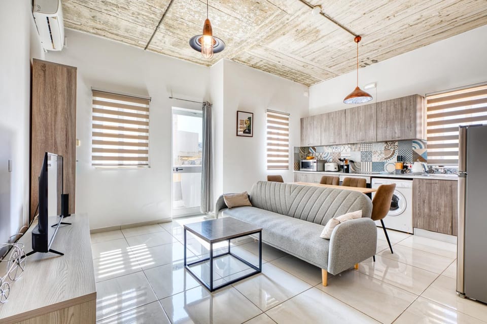 Stylish & Modern 1-Bedroom top floor unit in Gżira by SF Homes Apartment in Sliema