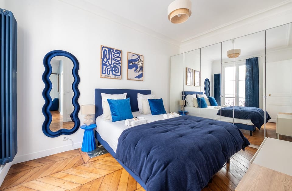 Bed, Photo of the whole room, Bedroom