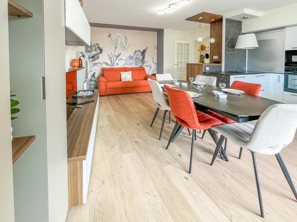 Communal lounge/ TV room, Living room