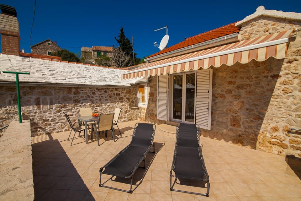 Patio, sunbed