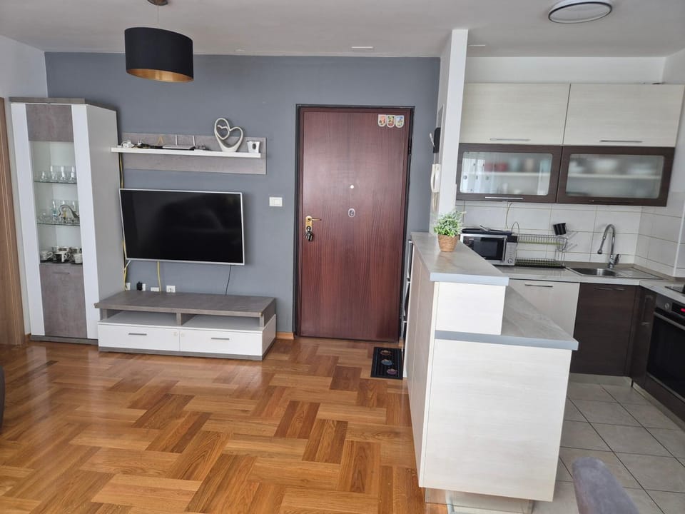 TV and multimedia, Kitchen or kitchenette