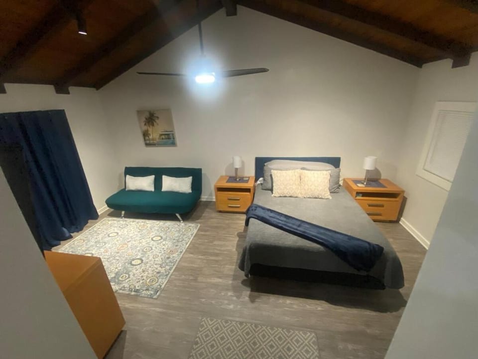 Bed, Photo of the whole room, Seating area, Bedroom