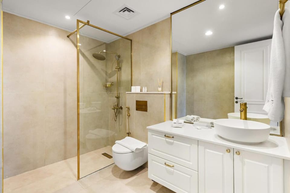 FIRST CLASS 1BR Spacious Comfort Awaits Apartment in Dubai