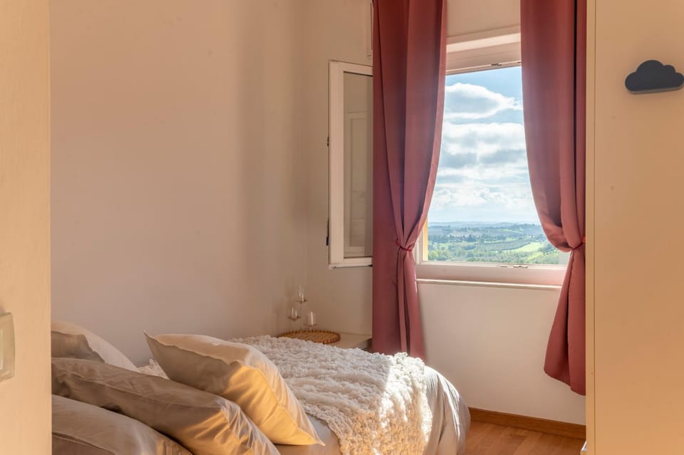 Natural landscape, View (from property/room), Photo of the whole room, Bedroom