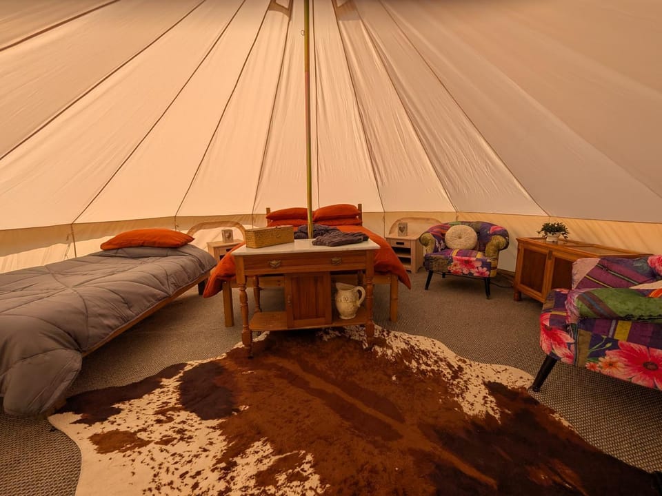 Seating area, Bedroom