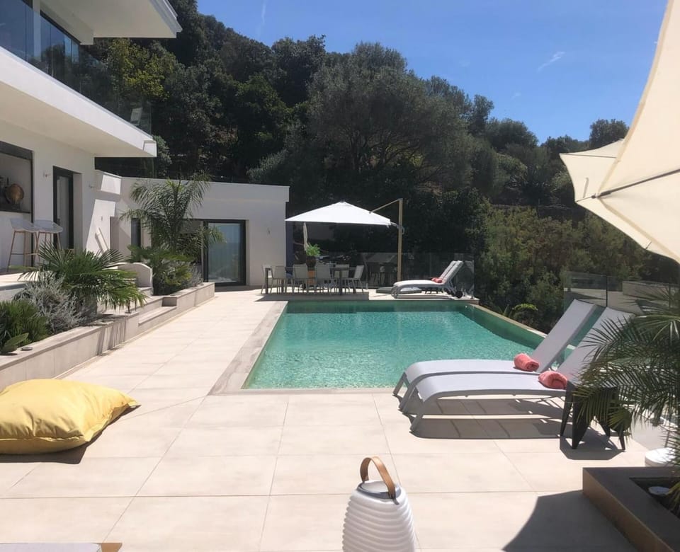 Property building, Natural landscape, Garden, Dining area, Garden view, Pool view, Swimming pool, sunbed