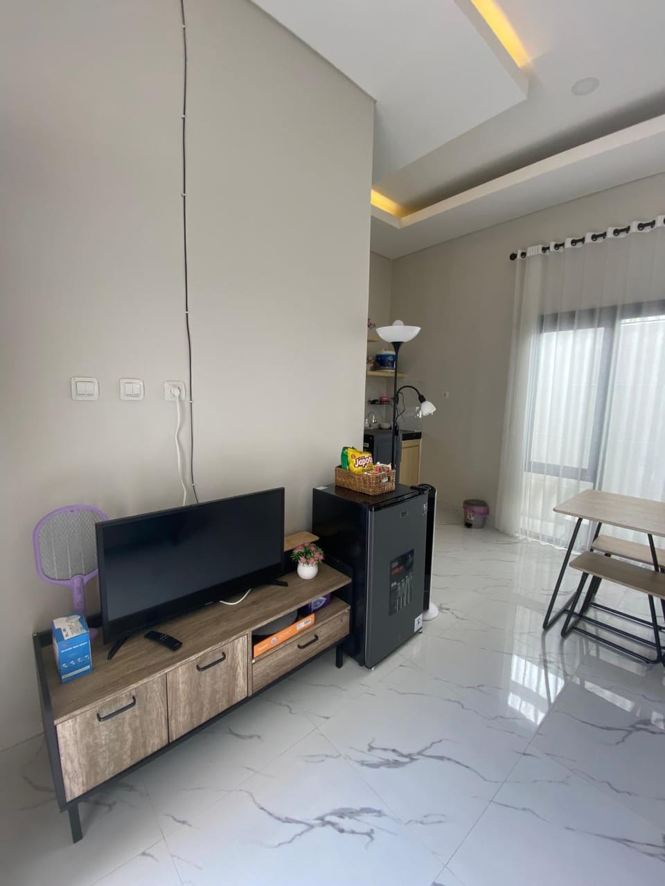 TV and multimedia, Living room, Seating area, Dining area