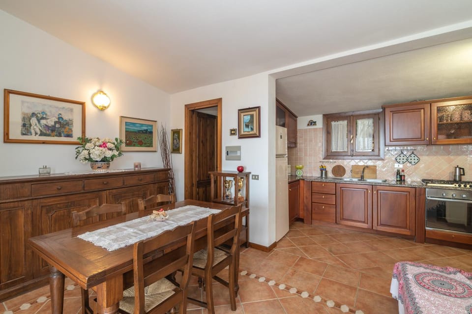 Property building, Kitchen or kitchenette, Living room