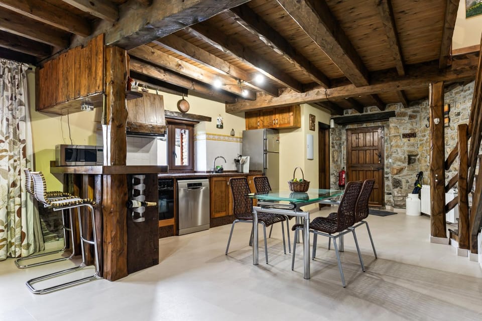 Property building, Kitchen or kitchenette, Living room