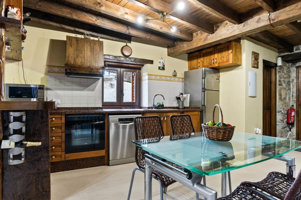 Property building, Kitchen or kitchenette, Living room