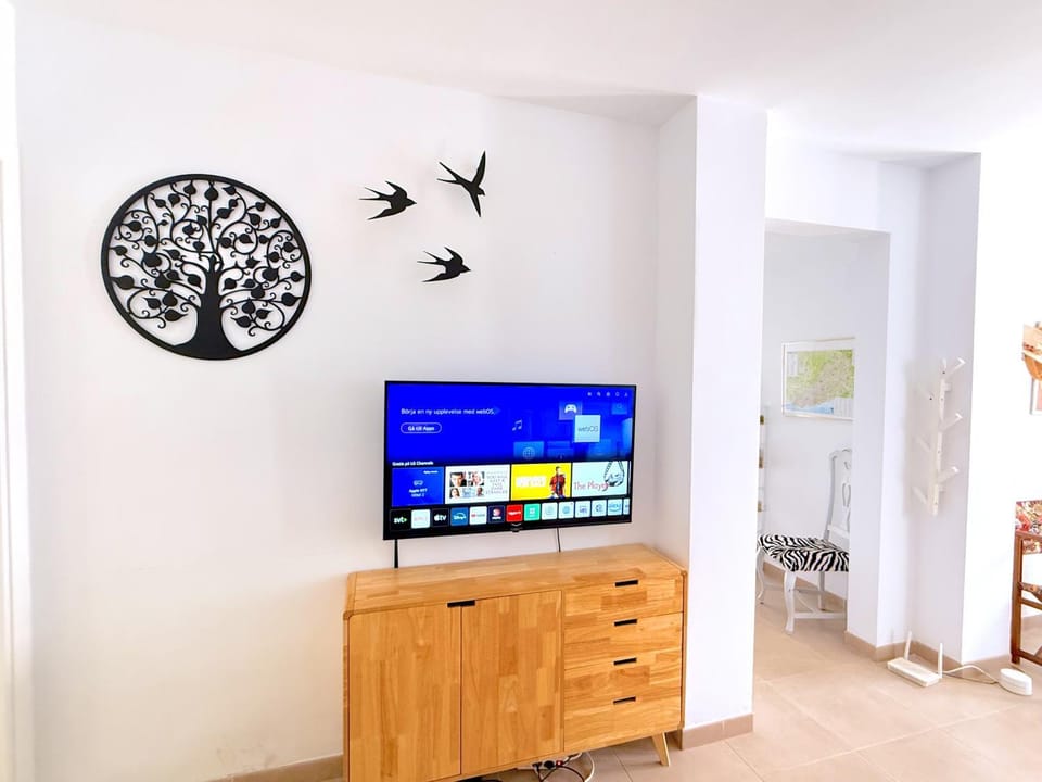 Communal lounge/ TV room, Living room