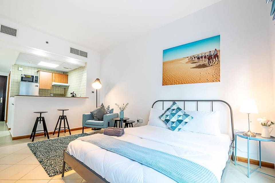 Cozy Chic Studio l Next to Marina Mall Apartment in Dubai