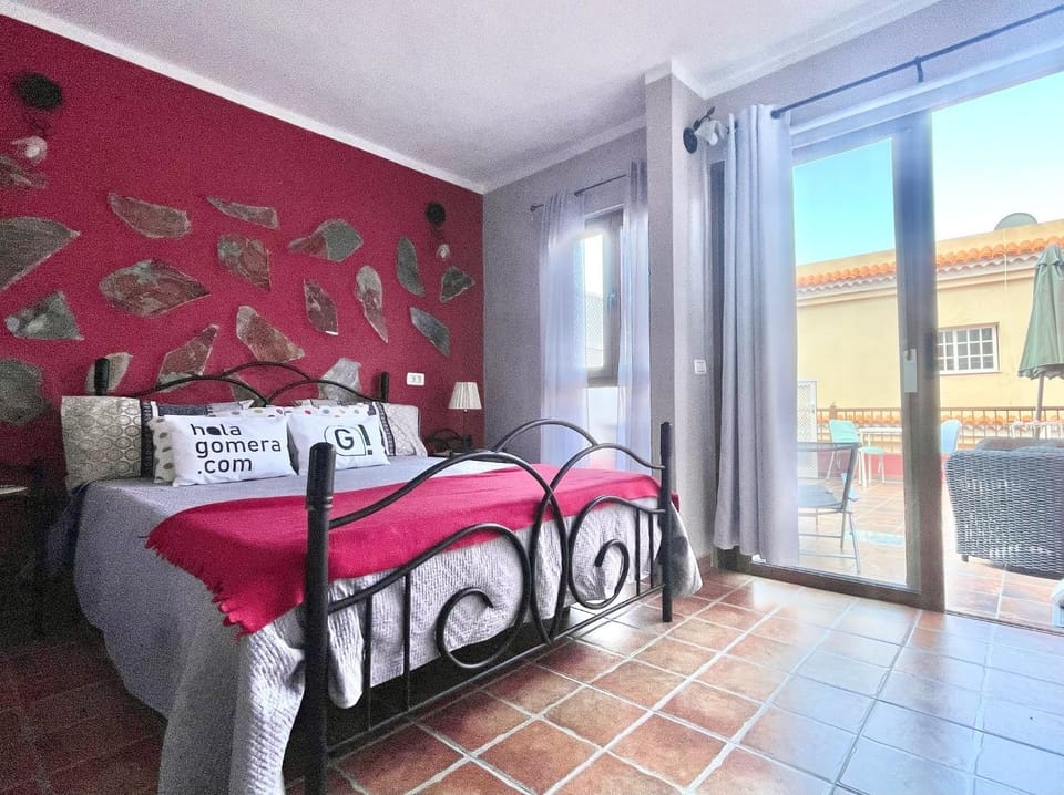 Bed, Balcony/Terrace, Photo of the whole room, Bedroom