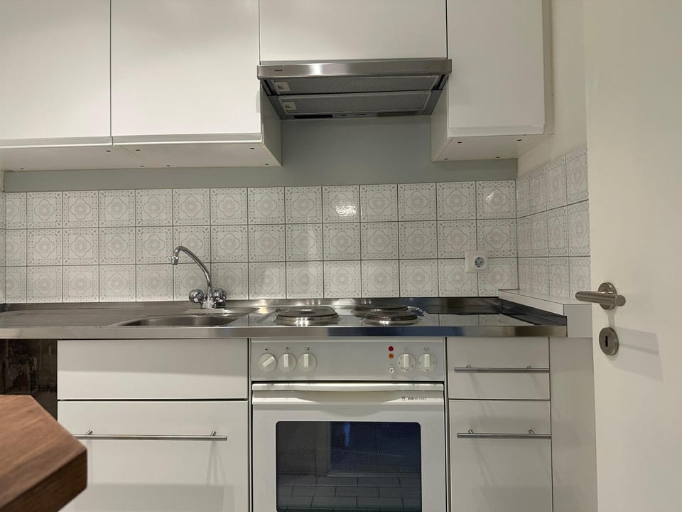 Coffee/tea facilities, oven, pet friendly, stove, toaster