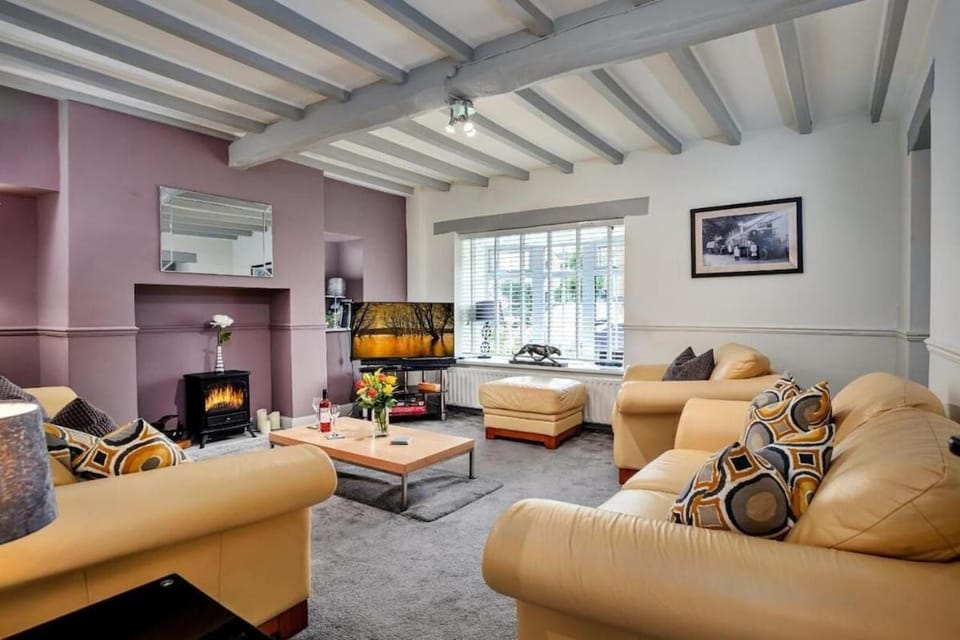 TV and multimedia, Living room, Seating area