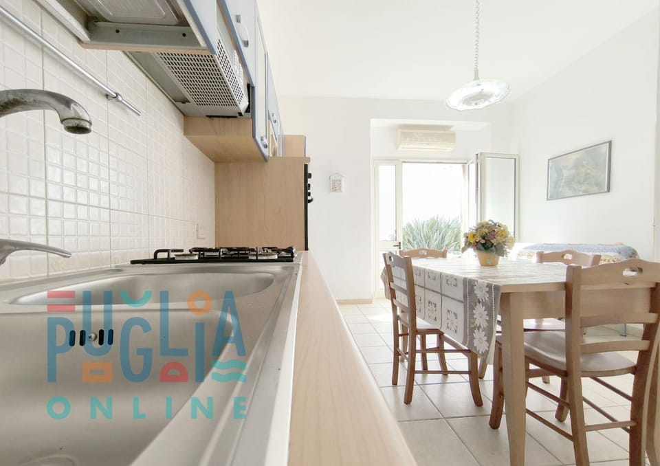 Kitchen or kitchenette, Dining area, Lunch, dishwasher, pet friendly, stove
