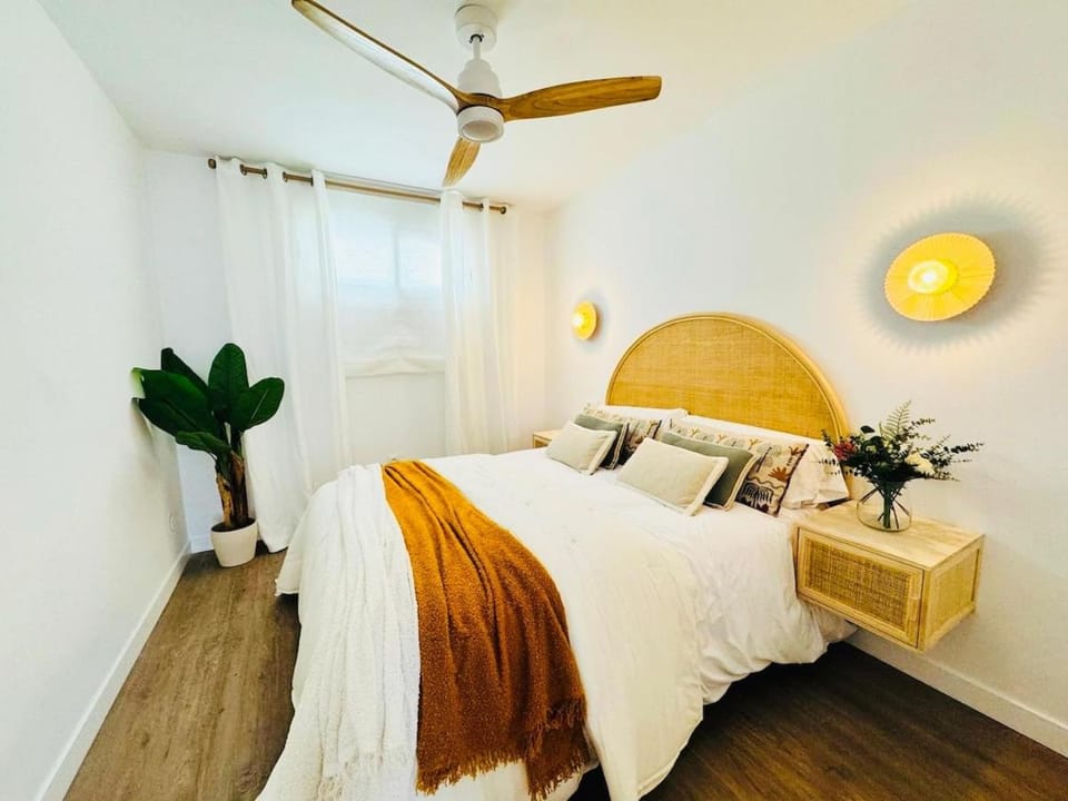 NEW Carihuela Park Luxury close to beach Apartment in Torremolinos