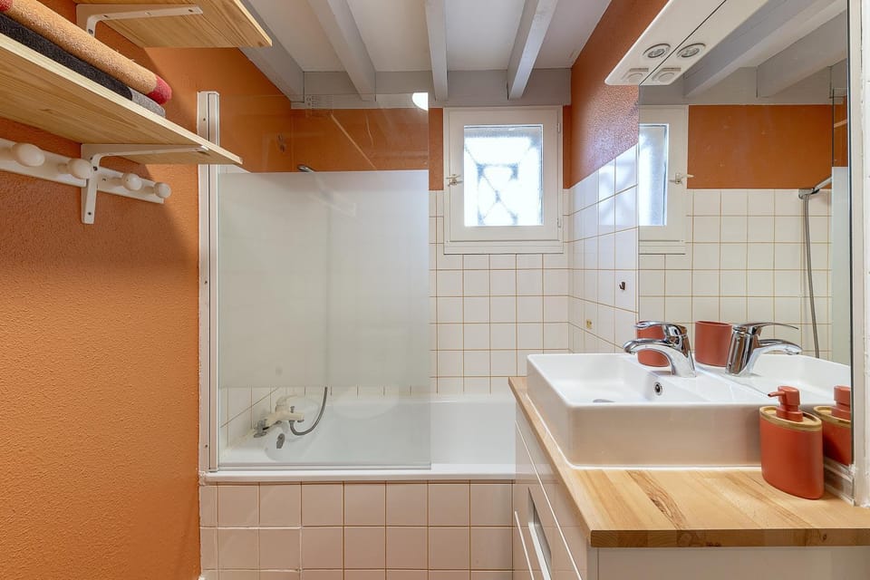 Bathroom, Bath