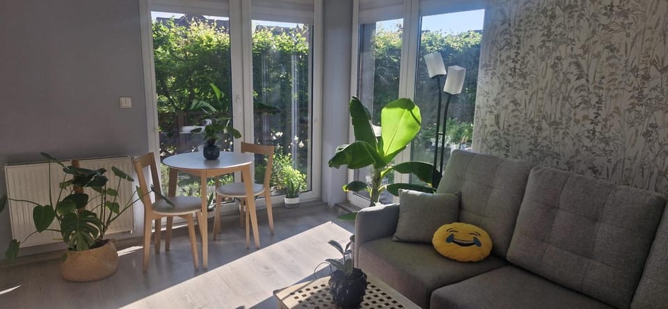 Garden, View (from property/room), Balcony/Terrace, Photo of the whole room, Family, furniture, internet
