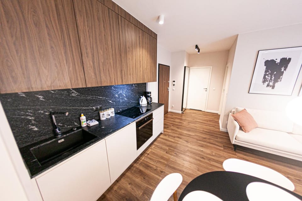 Coffee/tea facilities, Kitchen or kitchenette, oven, stove