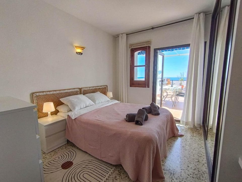 Bed, Photo of the whole room, Bedroom, Sea view