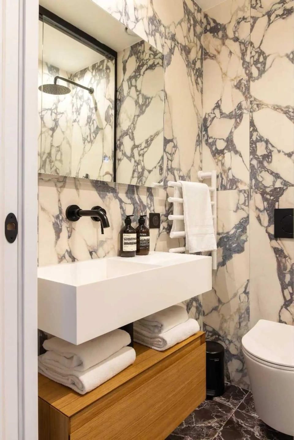 Chic Apartment with AC 3BR 6P Palais Garnier Apartment in Paris