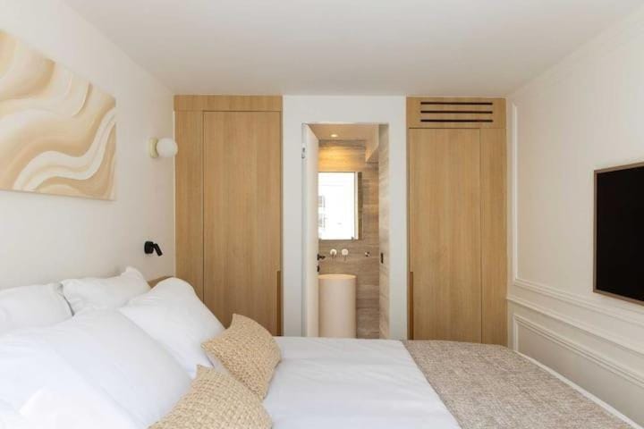 Chic Apartment with AC 3BR 6P Palais Garnier Apartment in Paris