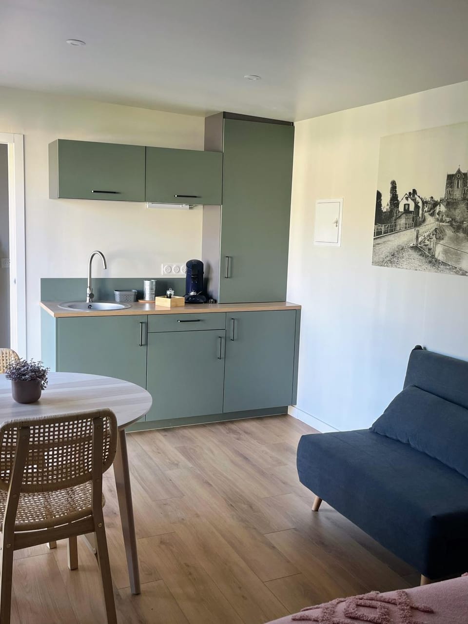 Kitchen or kitchenette, Living room, Dining area
