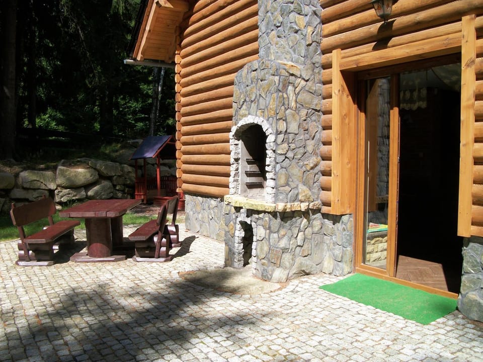 Domek Letniskowy Leśna Chata House in Lower Silesian Voivodeship