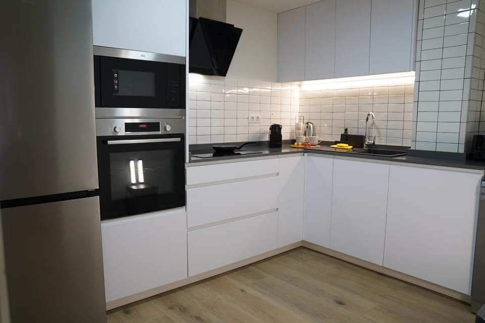 Kitchen or kitchenette, dishwasher, oven, pet friendly, stove, toaster